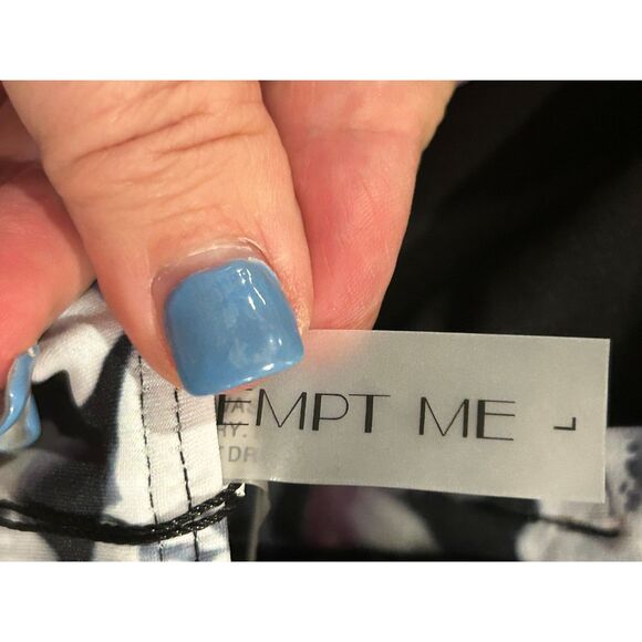 One Piece Floral Swimsuit - Size Large - Picture 4 of 5